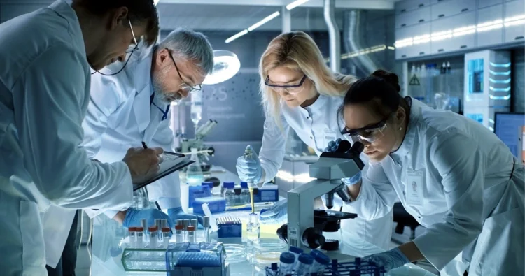 Khám phá Thị trường Việc Làm Thiết bị Y tế ở Việt Nam: Cơ hội và Thách thức